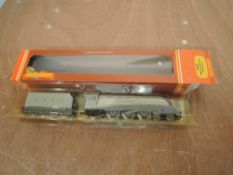 A Hornby 00 gauge LNER A4 Class 4-6-2 Loco & Tender, Silver Fox 2512, with instructions, boxed R099
