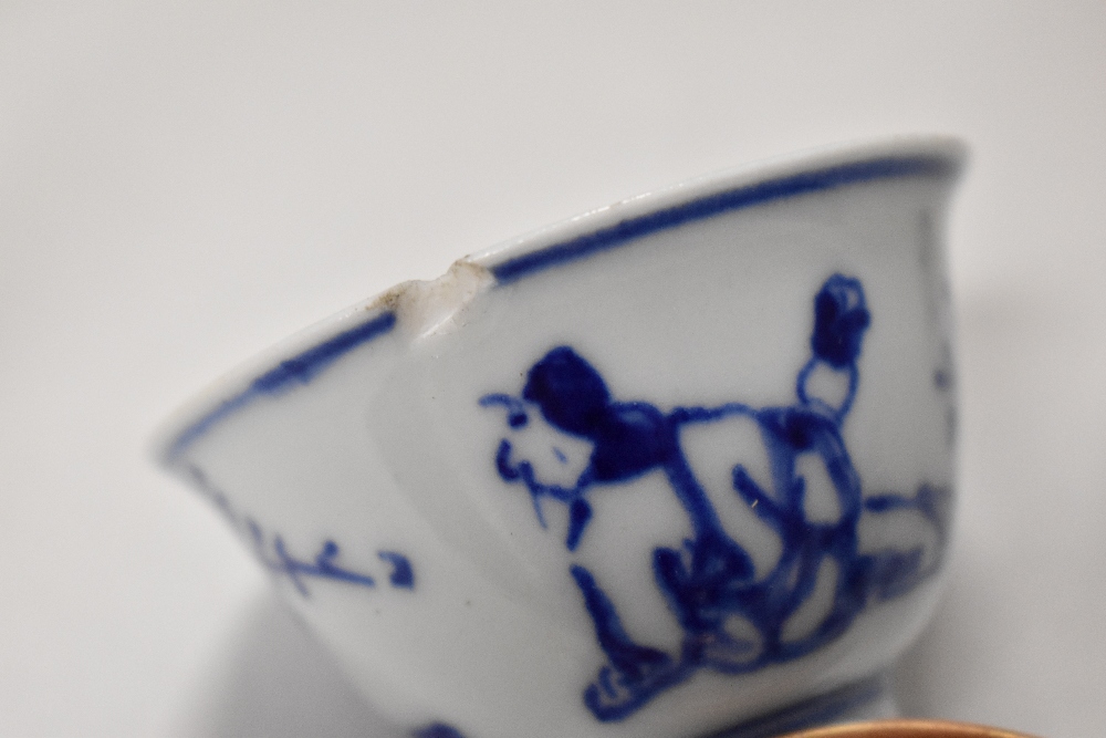 A selection of oriental ceramics including small porcelain tea bowls and an Adams dish AF - Image 4 of 4