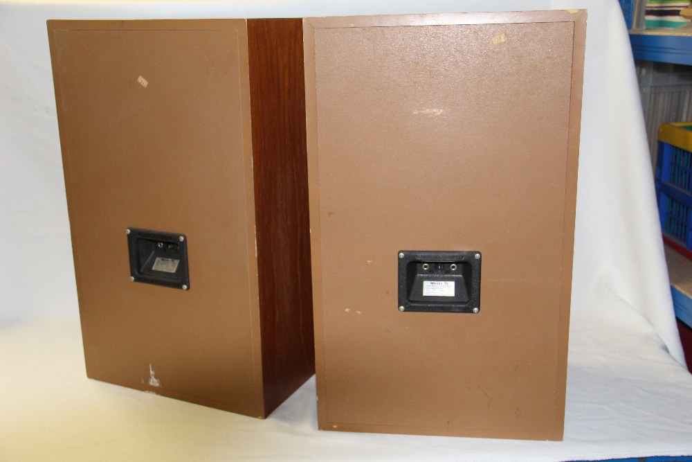 A pair of sought after vintage speakers by Goodmans - Mezzo SL - Image 3 of 3