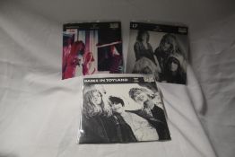 A lot of ten seven inch singles on the sub-pop label - nice records with grunge rock / alternative /