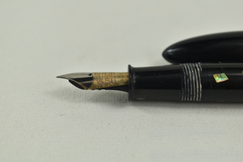 A Sheaffer Balance Lifetime Slim lever fill fountain pen in black/ abalone with single band and - Image 2 of 5