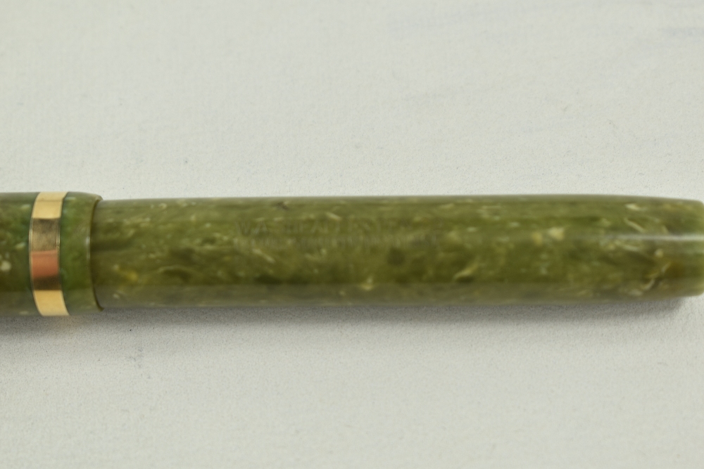 A Sheaffer Lifetime Flat Top lever fill fountain pen in jade with single broad band and white spot - Image 3 of 4