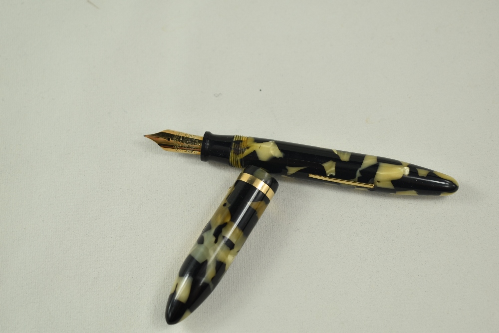 A Sheaffer Balance Lifetime oversized lever fill fountain pen in black/pearl with single band and - Image 2 of 5