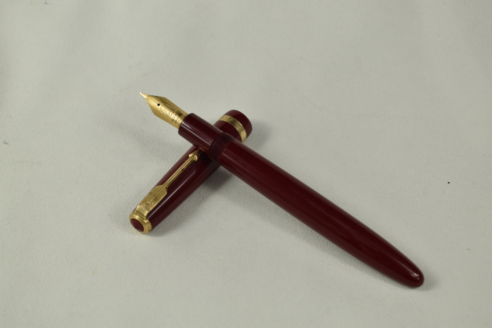 A boxed Parker Duofold Maxima aeromatic fill fountain pen in red, having broad decorative band to - Image 2 of 4