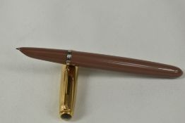 A Parker 51 demi aeromatic fill fountain pen in cocoa with filled gold cap. Approx 12.9cm in very