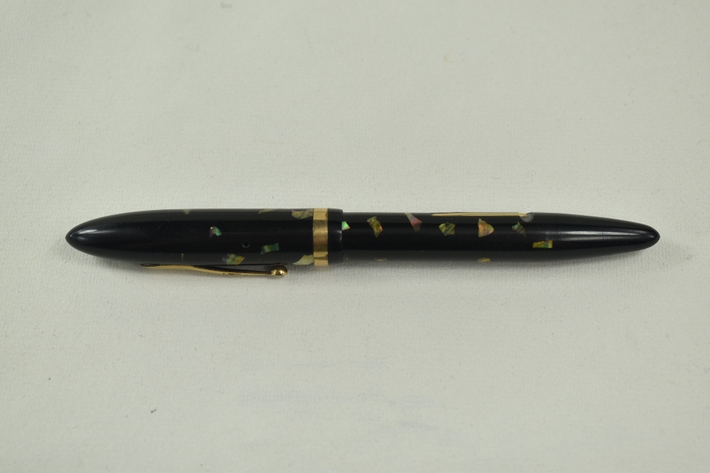 A Sheaffer Balance Lifetime Slim lever fill fountain pen in black/ abalone with single band and - Image 5 of 5