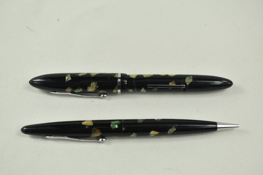 A Sheaffer Balance Junior lever fill fountain pen and propelling pencil set in black/ablone with - Image 2 of 7
