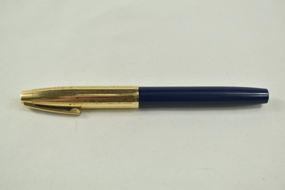 A Sheaffer Imperial cartridge/converter fountain pen in blue having gold filled cap and white spot - Image 3 of 3