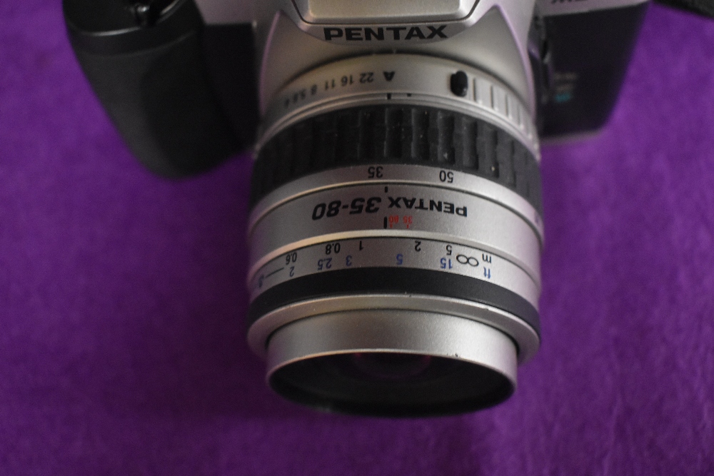 A Pentax MZ-30 with SMC Pentax-FA 1:4-5,6 35-80mm lens - Image 2 of 2