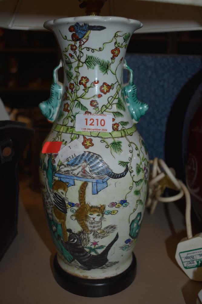 An early 20th century Chinese porcelain lamp base or vase decorated with cats - Image 3 of 3