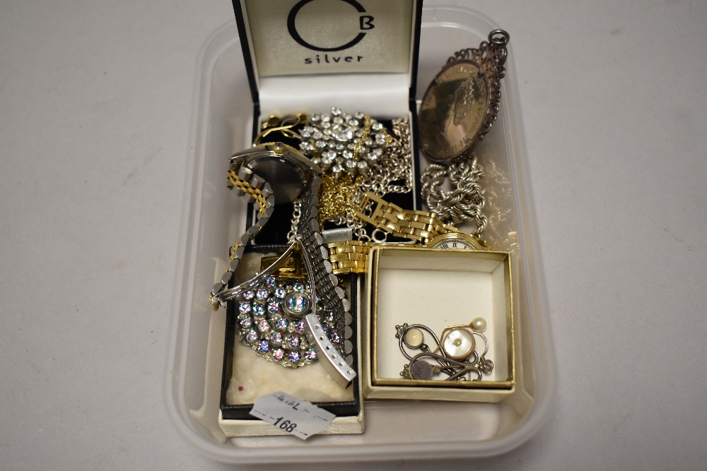 A small selection of ladies costume jewellery including yellow and white metal chains and