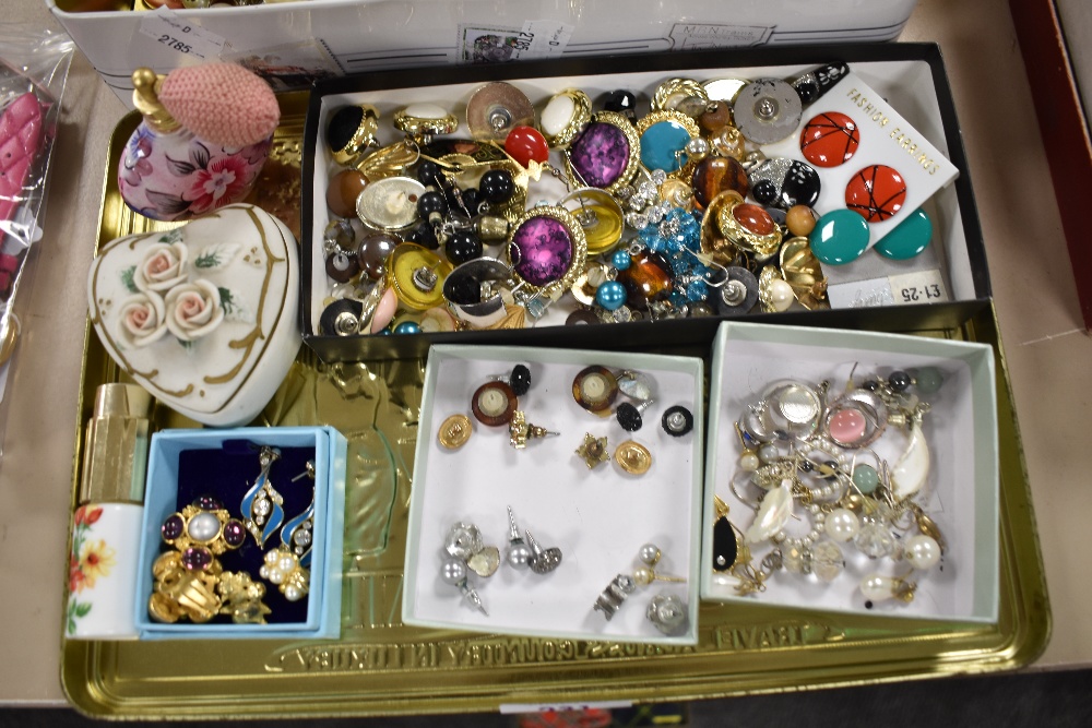 A collection of vintage ladies costume jewellery including earrings, necklaces and scent bottles - Image 2 of 2