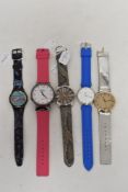 Five mens mixed watches, various styles and colours.