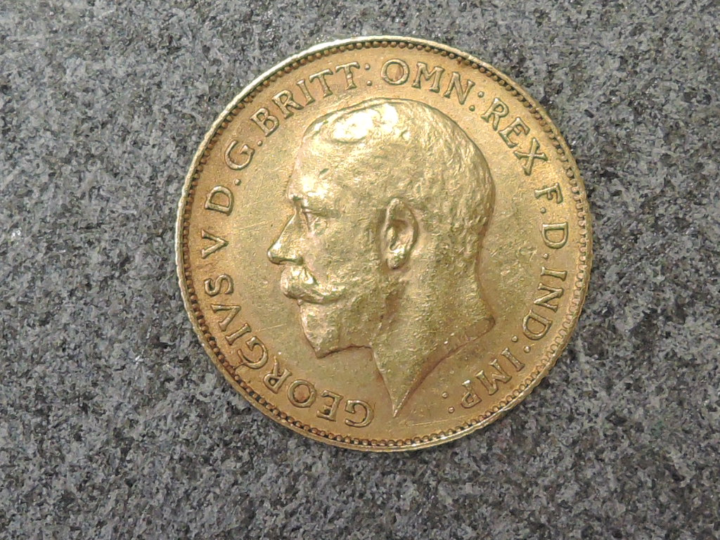 A United Kingdom 1911 George V Gold Half Sovereign, Royal Mint - Image 2 of 2