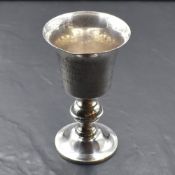 A silver goblet of plain form having presentation inscription to side, Birmingham 1985, Argyll