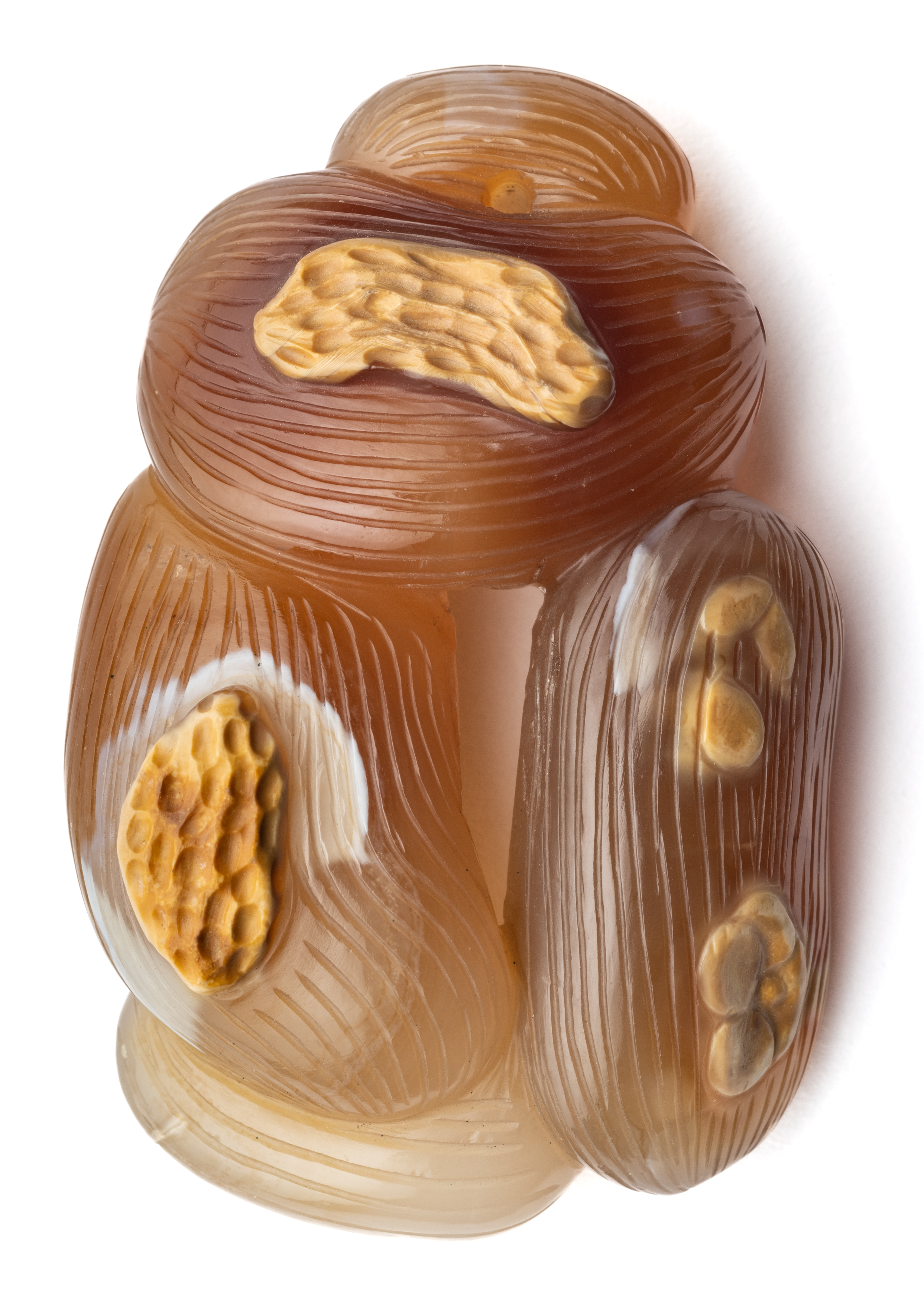 A CHINESE AGATE 'PEANUT AND JUJUBEE' CARVING, QING DYNASTY, 19TH CENTURY