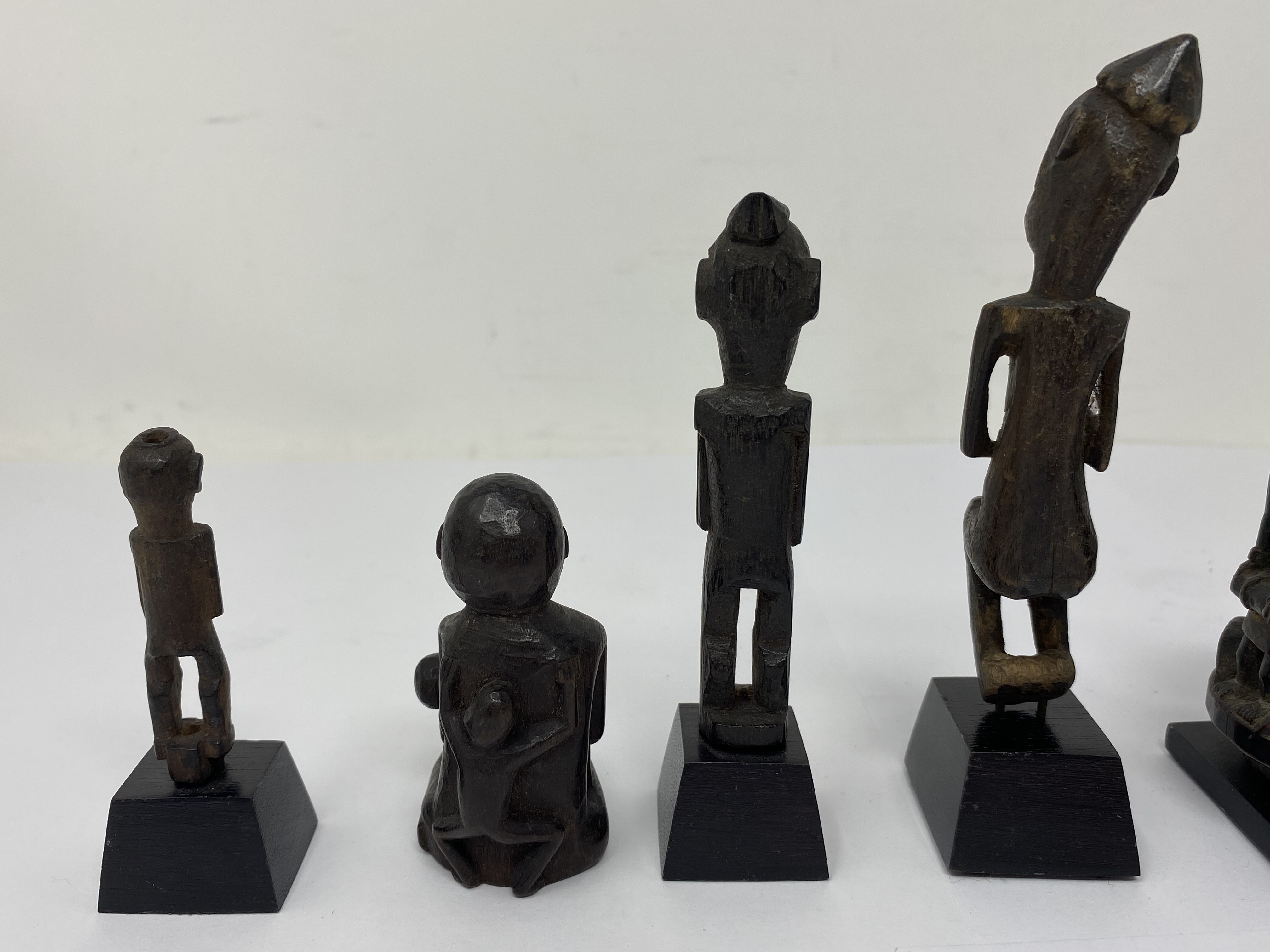 A GROUP OF DAYAK CARVINGS, BORNEO, CIRCA 19TH CENTURY - Image 3 of 6