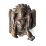 A SMALL FRAGMENTARY BRONZE FIGURE OF A GODDESS, SOUTH INDIA, 16TH/17TH CENTURY