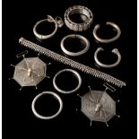 A COLLECTION OF SILVER AND WHITE METAL JEWELLERY