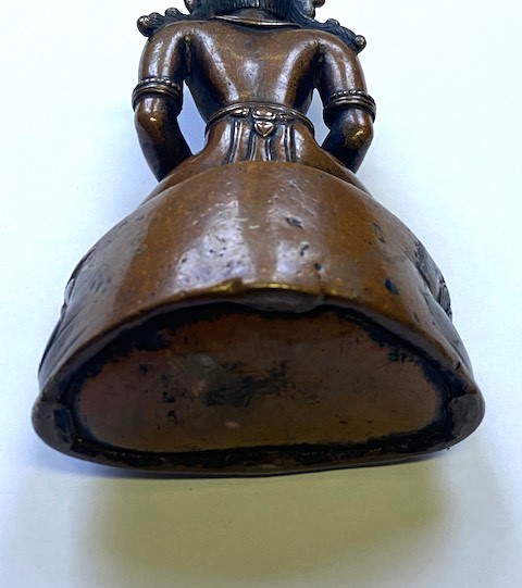 A BRONZE FIGURE OF AMITAYUS - Image 4 of 4