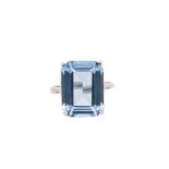 SYNTHETIC BLUE SPINEL RING