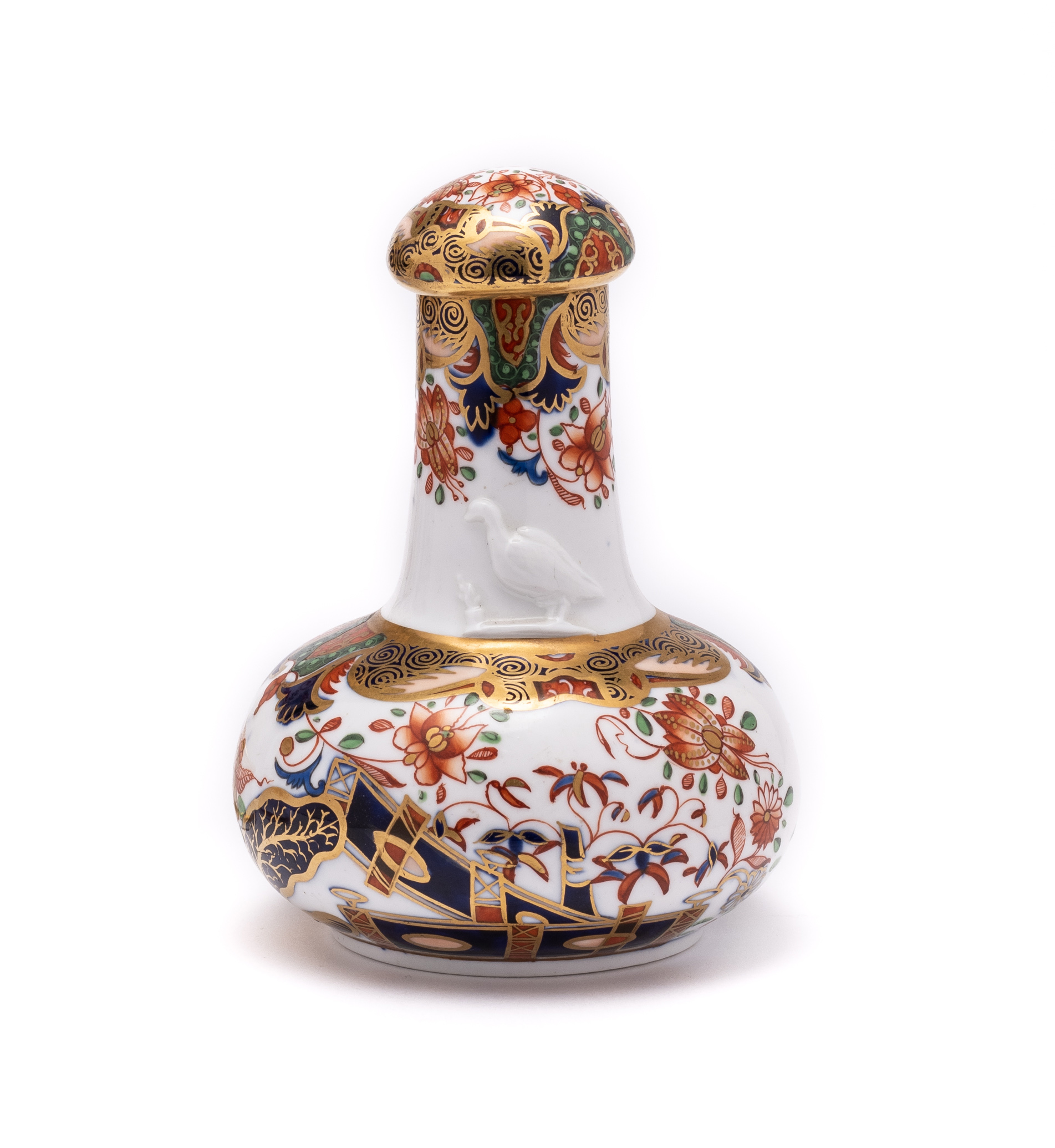 A SPODE 'LIZARD ' SCENT BOTTLE AND STOPPER