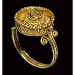An extraordinary greek gold filigree ring.4th century B.C.