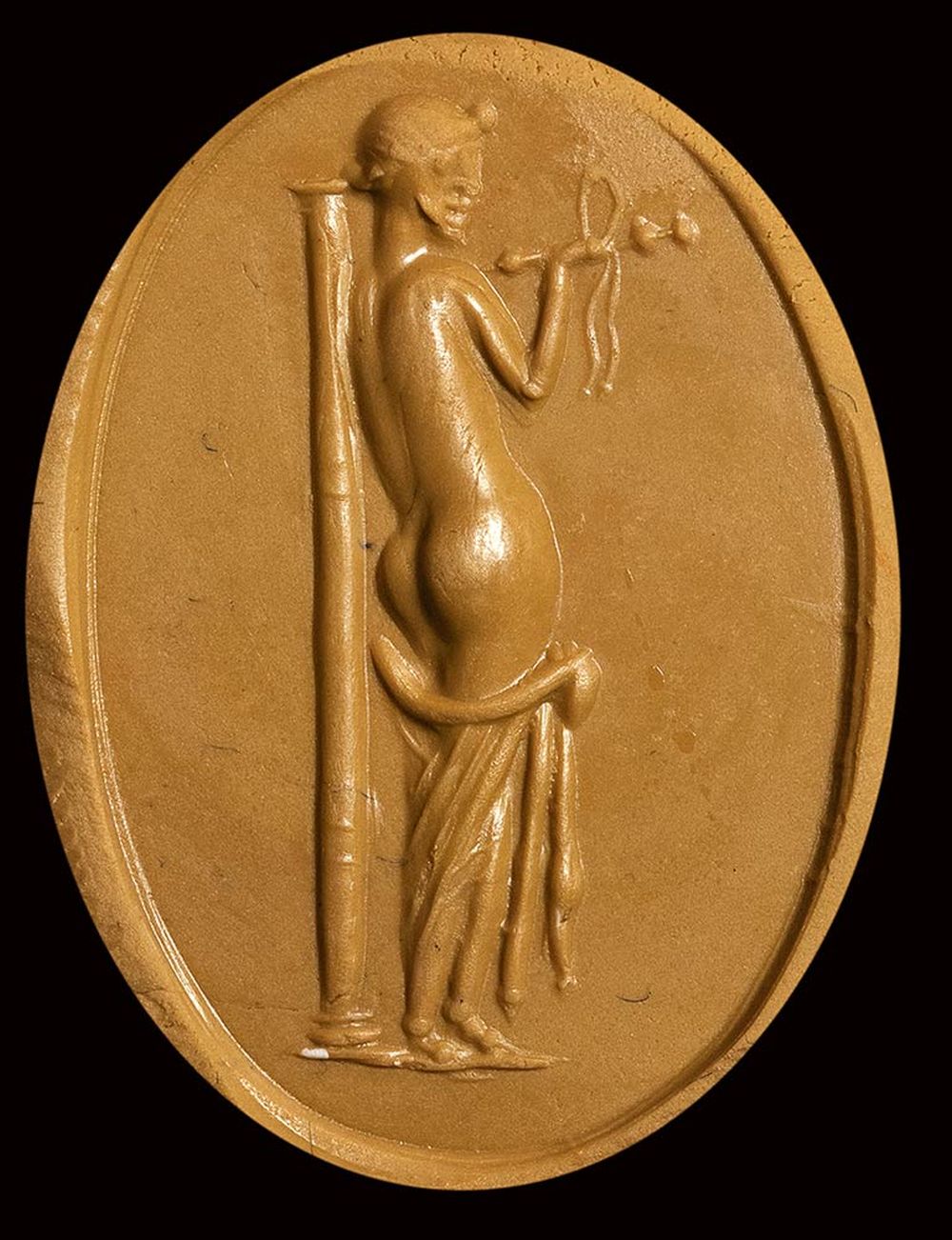 A large roman italic banded agate intaglio. Venus with a column.2nd century B.C. - Image 3 of 5