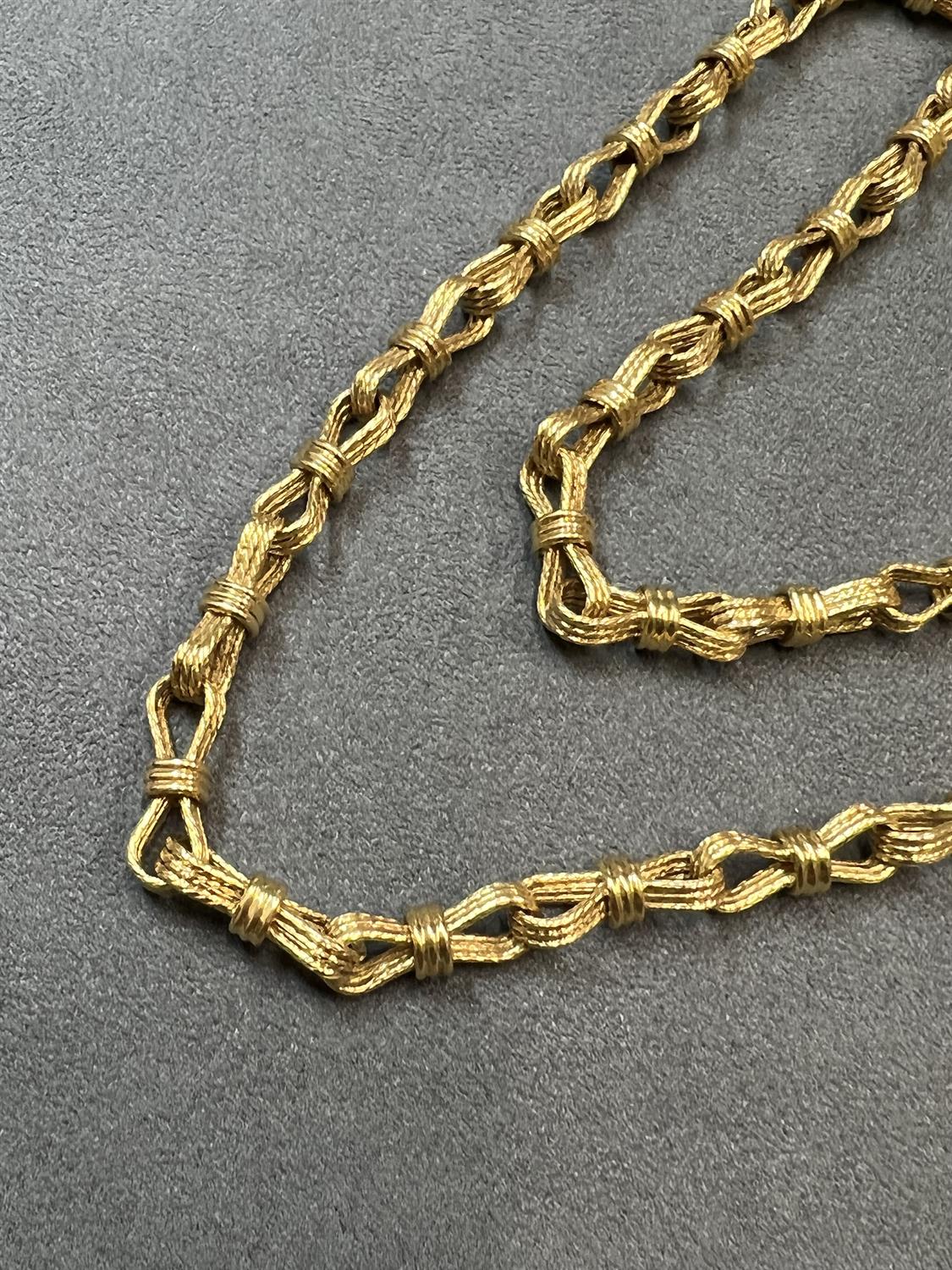 A GOLD SAUTOIR NECKLACE, BY CARLO WEINGRILL FOR BULGARI, CIRCA 1960 The long fancy-link chain - Image 7 of 7