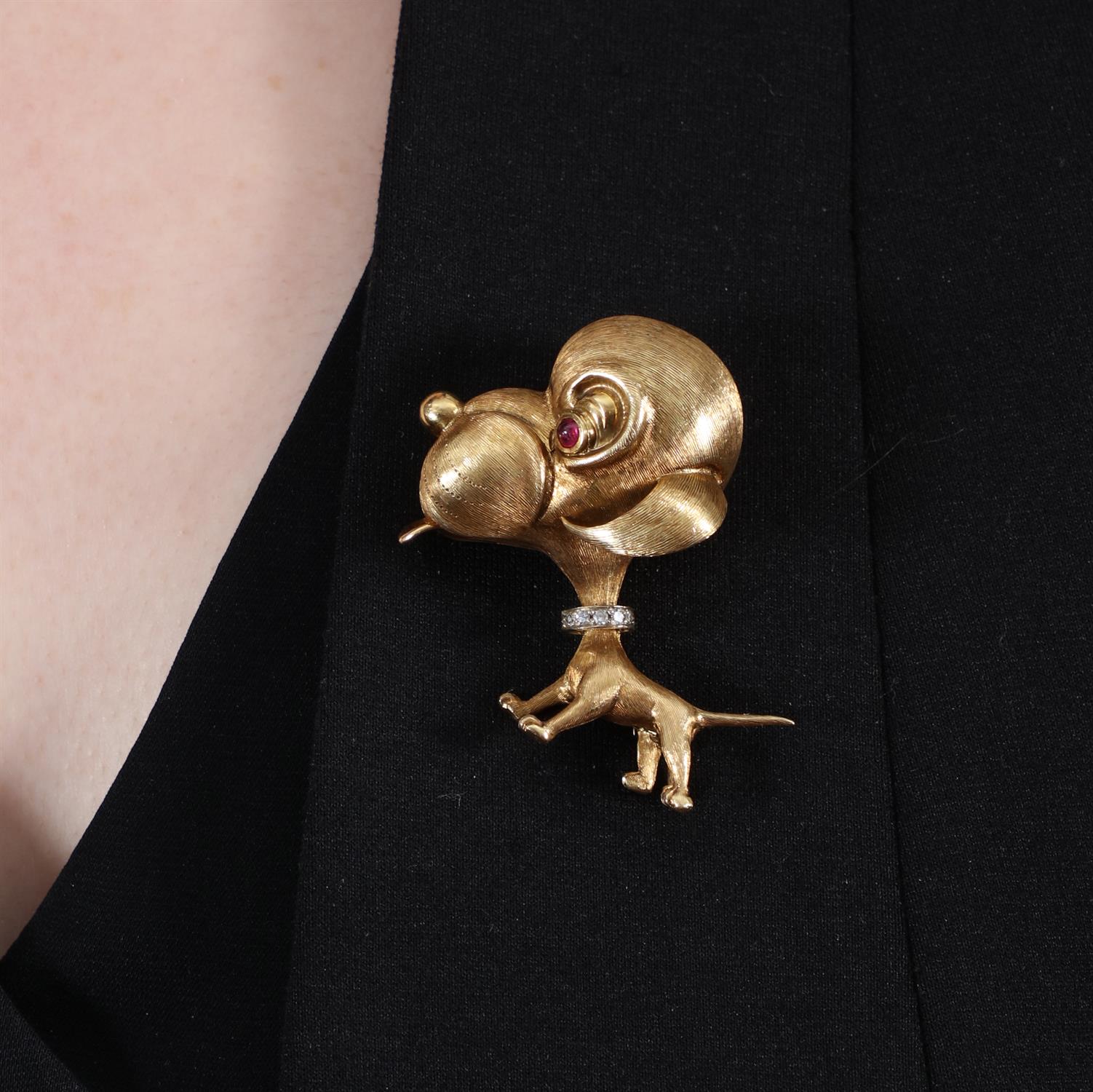 A RUBY AND DIAMOND NOVELTY BROOCH, CIRCA 1955 Modelled as a cartoon character dog, - Image 6 of 6