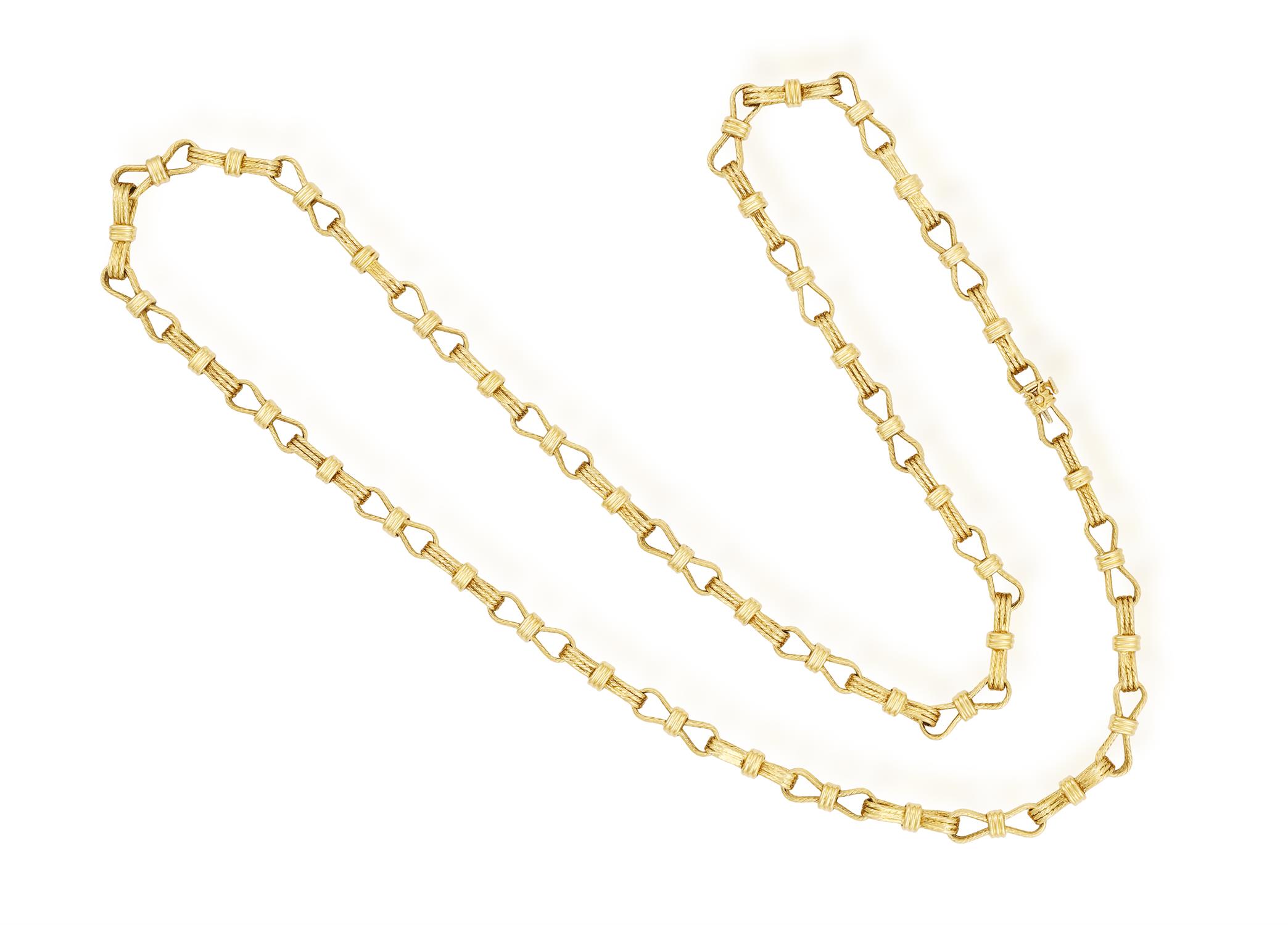 A GOLD SAUTOIR NECKLACE, BY CARLO WEINGRILL FOR BULGARI, CIRCA 1960 The long fancy-link chain - Image 3 of 7