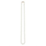 A CULTURED PEARL NECKLACE, composed of a single row of graduated round-shaped cultured pearls of