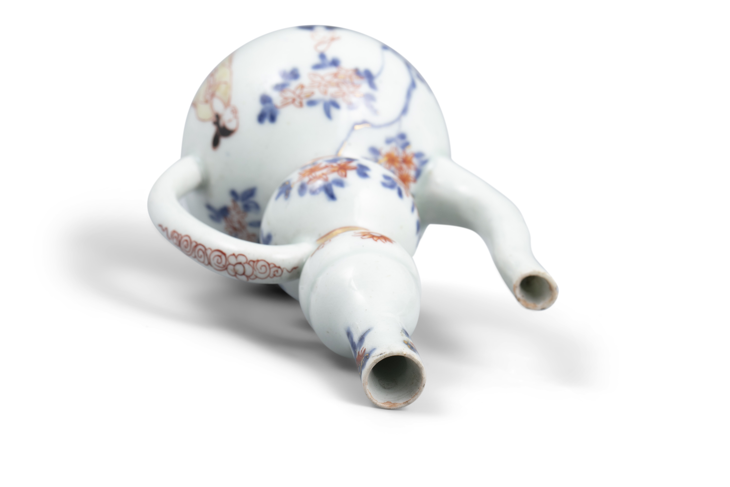 A POSSIBLY KAKIEMON PORCELAIN EWER OF CALABASH / DOUBLE GOURD SHAPE POSSIBLY JAPAN, EDO, 18TH - Image 3 of 5