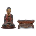 A PARCEL GILT AND RED LACQUERED WOODEN FIGURE OF A BUDDHA - PHẬT VIETNAM, LATE NGUYEN DYNASTY,