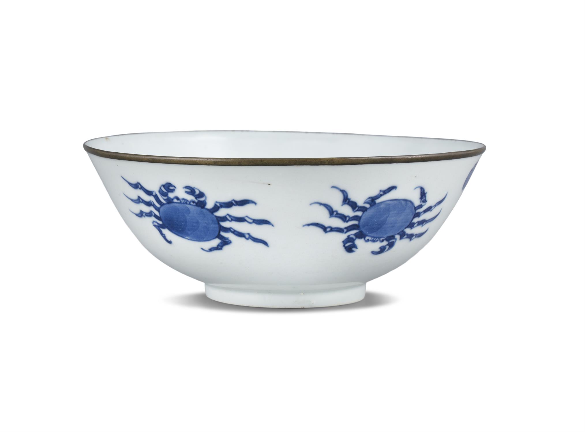 A BLEU DE HUE PORCELAIN BOWL ‘CRAB AND LOTUS POND’ BOWL INSCRIBED WITH THE MARK NGOẠN NGỌC 玩玉 - Image 6 of 18