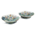 A PAIR OF LARGE OR OVERSIZED ‘DAOIST IMMORTALS AND DEITIES’ FAMILLE ROSE PORCELAIN SHALLOW