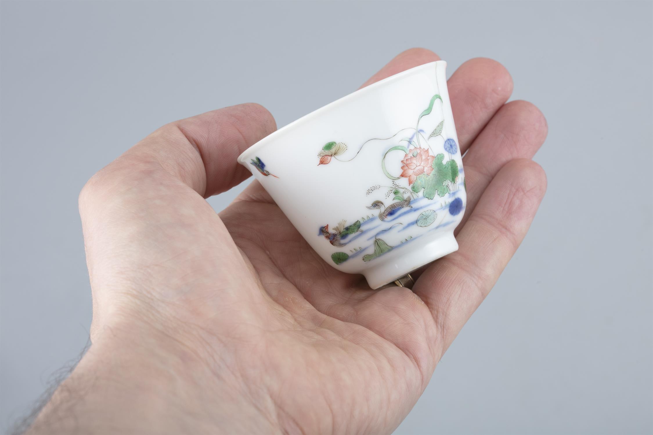 A FAMILLE VERTE 'MONTH' CUP WITH KANGXI MARK BUT LATER The cup is delicately potted with flaring - Image 7 of 7