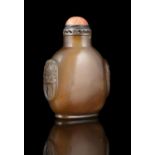 PROPERTIES FROM A NOTED COLLECTION OF JADES AND SNUFFBOTTLES *AN AGATE SNUFF BOTTLE CHINA, LATE QING