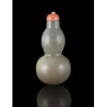 PROPERTIES FROM A FRENCH COLLECTOR OF JADE CARVINGS AND SNUFFBOTTLES A PALE GREEN JADE SNUFF