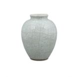A GUAN OR GEYAO CRACKLED WARE TYPE EGG-SHAPED VASE CHINA, LATE QING DYNASTY TO REPUBLIC / MINGUO