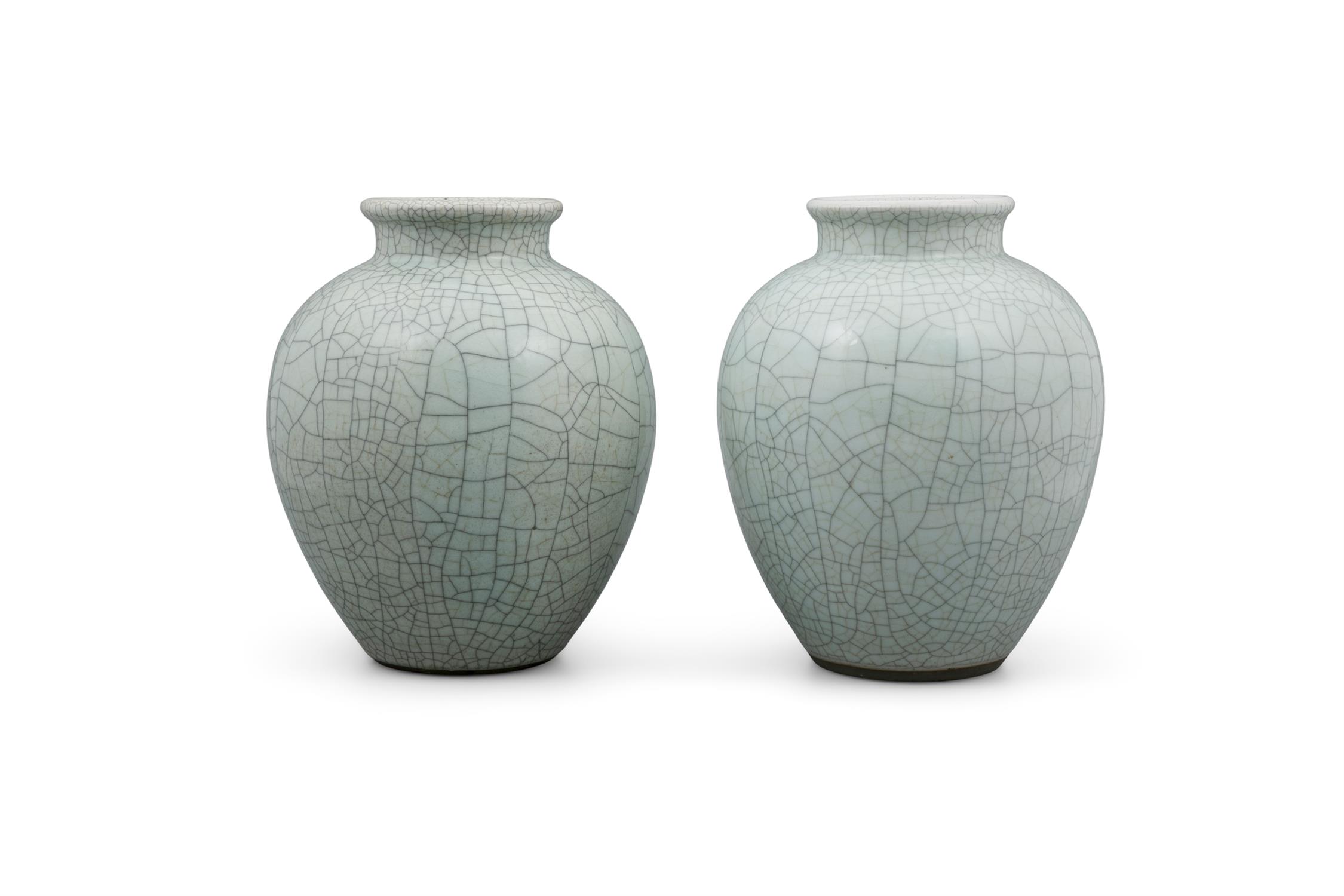 A PAIR OF GE OR GEYAO TYPE CRACKLED CELADON GLAZED PORCELAIN JARS CHINA, LATE QING DYNASTY TO