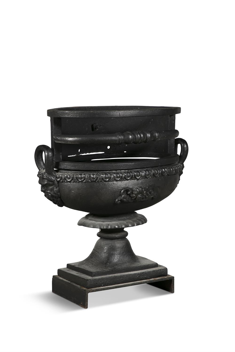 A WILLIAM IV OVAL CAST IRON URN SHAPED FIRE GRATE, with twin side handles on a stepped platform - Bild 2 aus 2