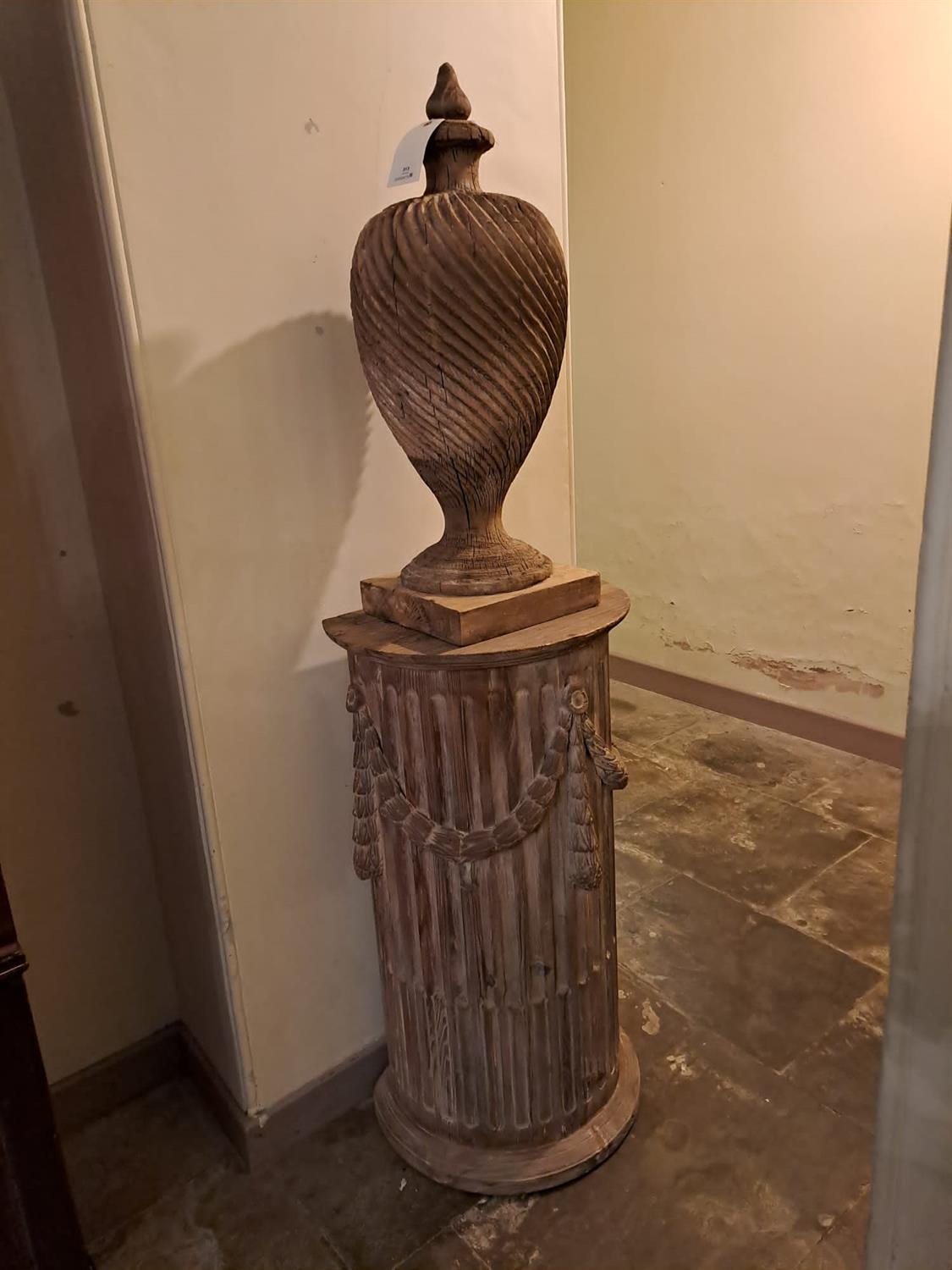 A 19TH CENTURY CARVED PINE PEDESTAL, of demi-lune shape, with stop-fluting and classical swags, - Bild 11 aus 11