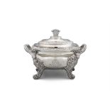 AN IRISH SILVER REGENCY HEAVY CIRCULAR TUREEN AND COVER, Dublin c.1820, probably William Doyle,