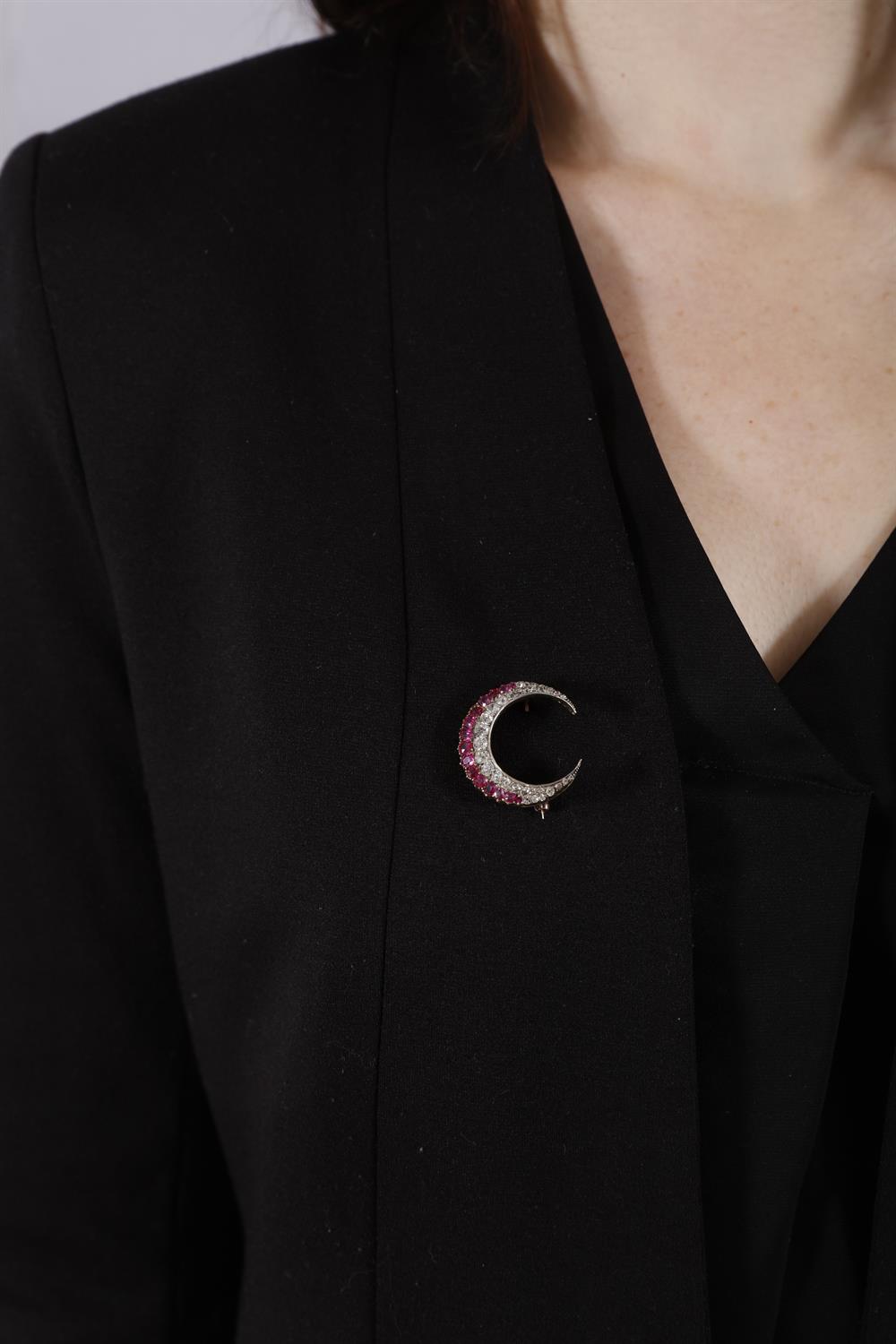 A LATE VICTORIAN RUBY AND DIAMOND BROOCH, CIRCA 1890 Designed as a crescent set with - Image 4 of 8