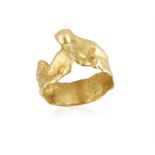 A GOLD RING, of abstract design, in 18K gold, total gross weight approx. 6.5g, ring size approx. S