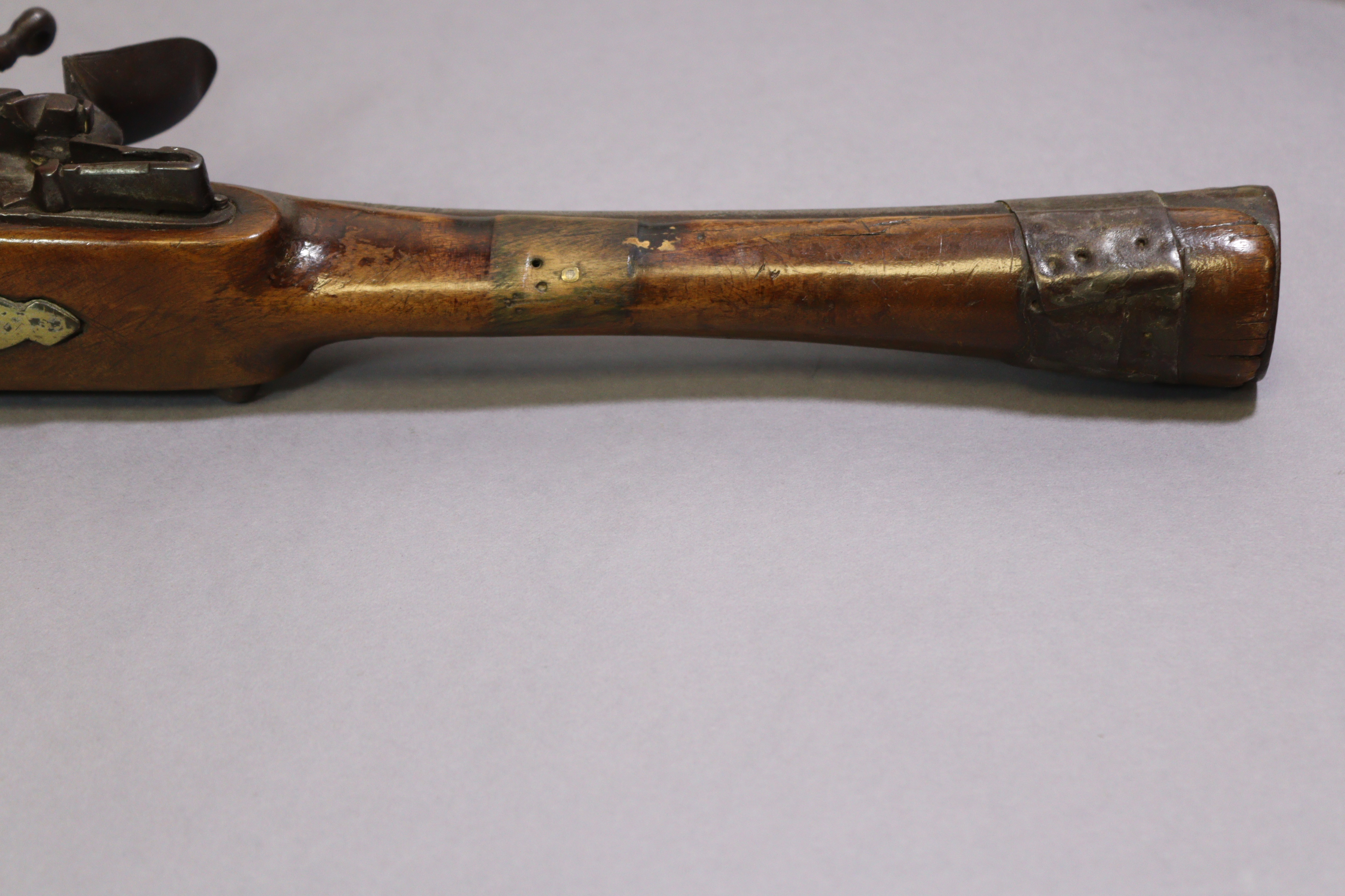A 19th century Ottoman blunderbuss 'knee' pistol, 19" long. - Image 8 of 8
