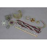 Various items of Scottish & other costume jewellery.