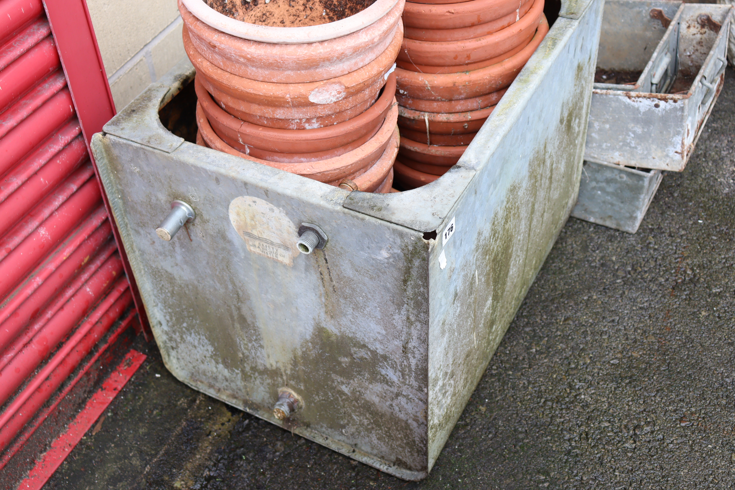 A galvanised-metal rectangular water-tank, 24” wide x 19½” high x 18” deep. - Image 2 of 4