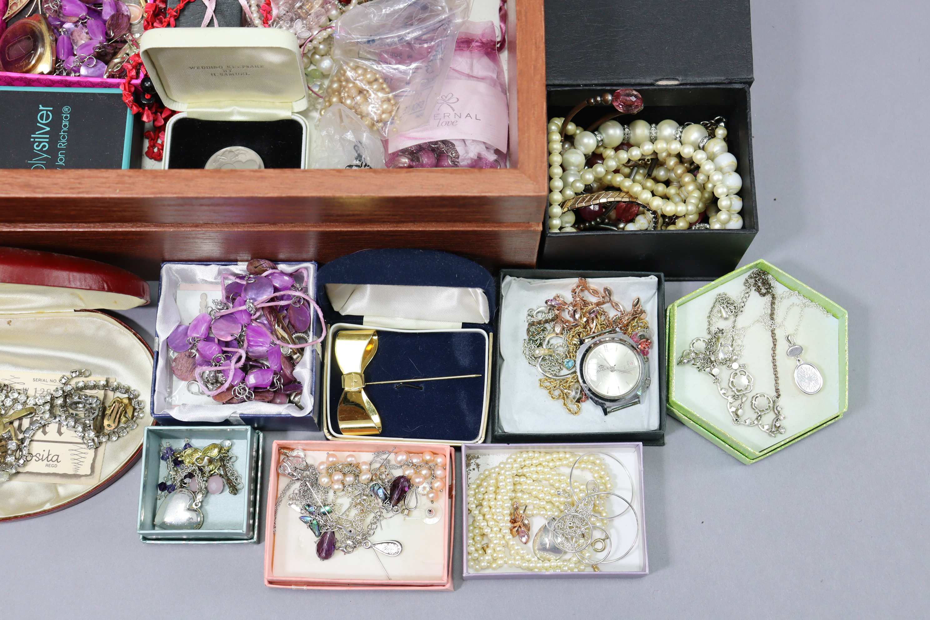 Fiver various ladies & gent’s wristwatches; & various items of costume jewellery. - Image 2 of 4